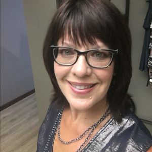 Meet your Posher, Carolyn